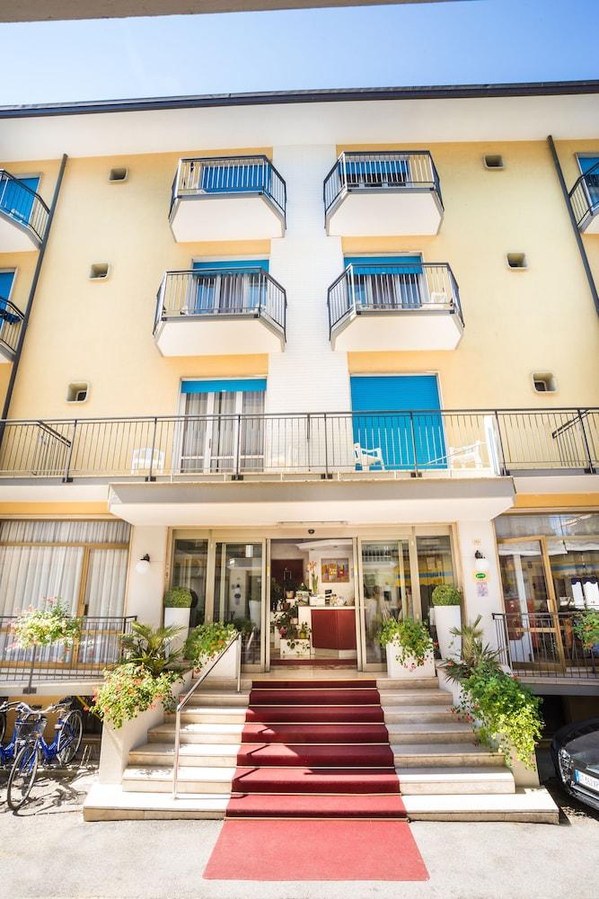 Hotel Azzorre Lido di Jesolo Ngoại thất bức ảnh