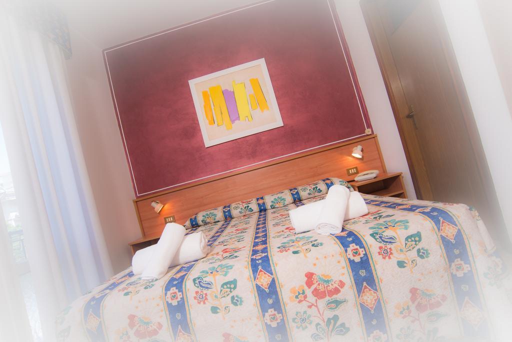 Hotel Azzorre Lido di Jesolo Phòng bức ảnh
