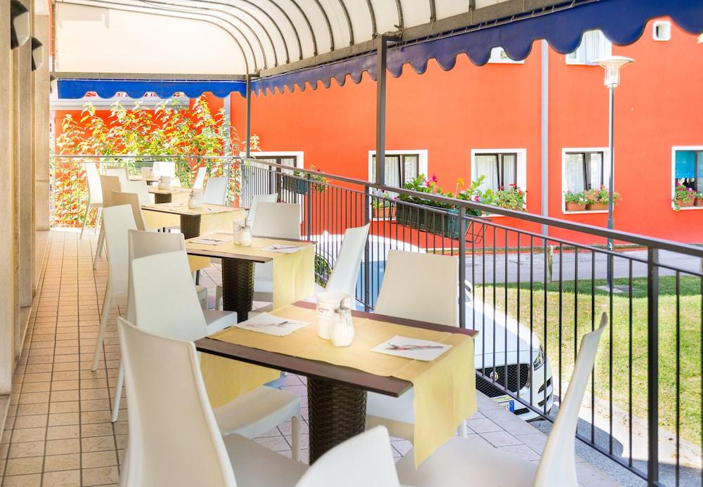 Hotel Azzorre Lido di Jesolo Ngoại thất bức ảnh