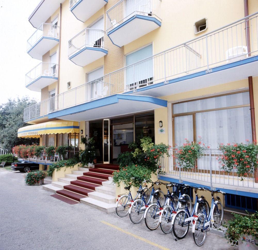Hotel Azzorre Lido di Jesolo Ngoại thất bức ảnh